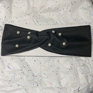 Black head band with pearls (new)